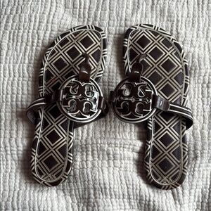 Tory Burch Geometric Black and Cream Sandals